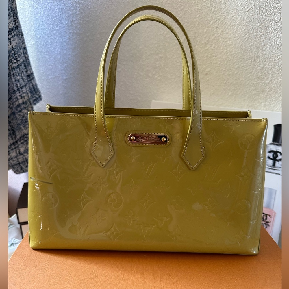 LOUIS VUITTON MonogramVernis Wilshere PM Bag
Tote Bag Hand Bag